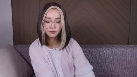 Kim online show from May 26, 8:19 pm
