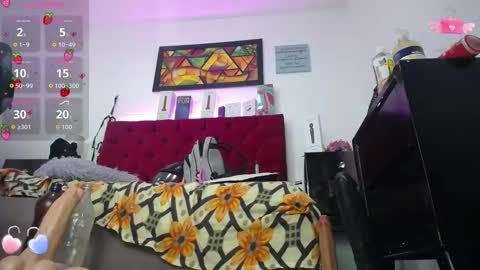 Snapshot of louise_nails chatting on September 12, 12:23 pm LouIse online show from September 12, 12:23 pm