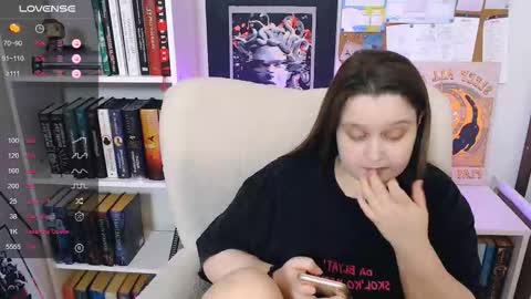 Mia  online show from February 20, 11:05 pm