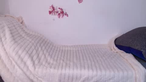 love bella  online show from March 23, 12:17 am