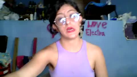 Snapshot of love_electra chatting on September 25, 3:00 pm love_electra online show from September 25, 3:00 pm