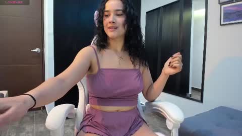 Kristen LoveBerry online show from July 15, 6:01 pm