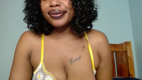 Snapshot of love_niah chatting on September 25, 1:15 am Niah online show from September 25, 1:15 am