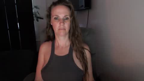 Snapshot of love_on_ chatting on September 22, 12:42 am LoVe On online show from September 22, 12:42 am