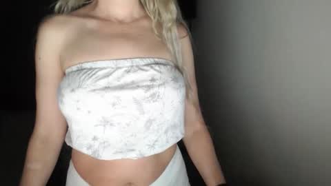 LoVe On  online show from March 27, 11:22 am