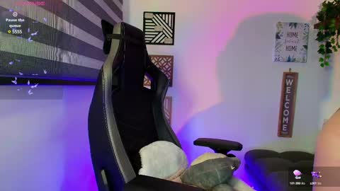 Sharol Leon online show from February 20, 12:30 am