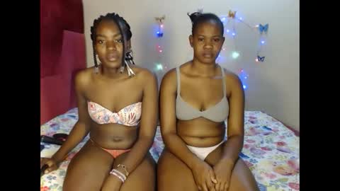 Snapshot of love_sparkle chatting on October 18, 1:41 am love_sparkle online show from October 18, 1:41 am
