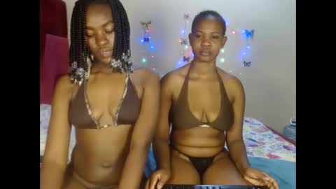 Snapshot of love_sparkle chatting on October 15, 6:21 pm love_sparkle online show from October 15, 6:21 pm