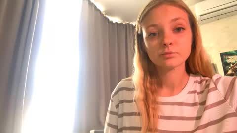 Snapshot of lovelladeboer chatting on October 6, 11:38 am Ella online show from October 6, 11:38 am