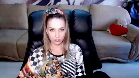 private open online show from June 18, 10:42 am