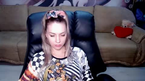 private open online show from April 10, 2:12 pm