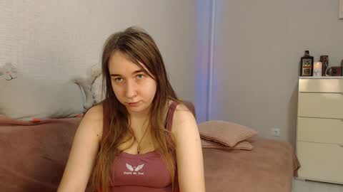 Snapshot of lovely_hayley chatting on December 19, 9:06 pm Lovely Hayley online show from December 19, 9:06 pm
