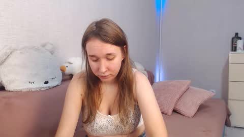 Snapshot of lovely_hayley chatting on September 18, 10:30 pm Lovely Hayley online show from September 18, 10:30 pm