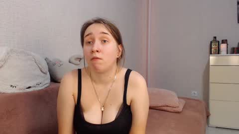 Snapshot of lovely_hayley chatting on January 6, 11:31 pm Lovely Hayley online show from January 6, 11:31 pm