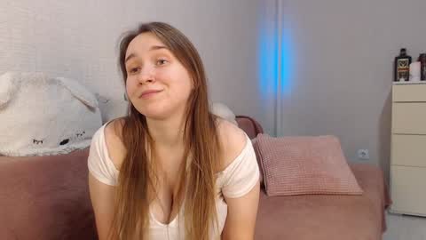 Snapshot of lovely_hayley chatting on February 8, 10:29 pm Lovely Hayley online show from February 8, 10:29 pm