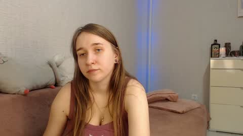 Snapshot of lovely_hayley chatting on December 17, 8:54 pm Lovely Hayley online show from December 17, 8:54 pm
