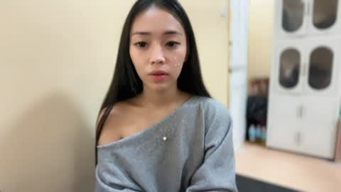 lovely_leah23 online show from July 7, 7:23 am