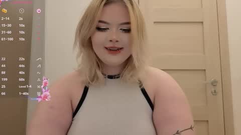 lovely_leilla online show from October 19, 7:27 pm
