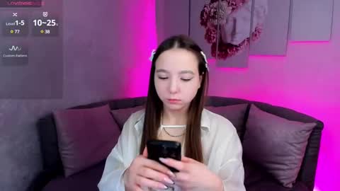 Snapshot of lovely_poppy chatting on February 22, 1:55 am Lolly online show from February 22, 1:55 am