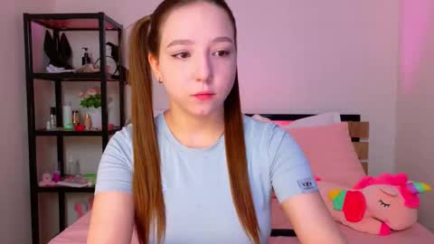 Snapshot of lovely_poppy chatting on October 14, 1:41 am Lolly online show from October 14, 1:41 am