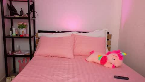 Snapshot of lovely_poppy chatting on September 30, 2:17 am Lolly online show from September 30, 2:17 am