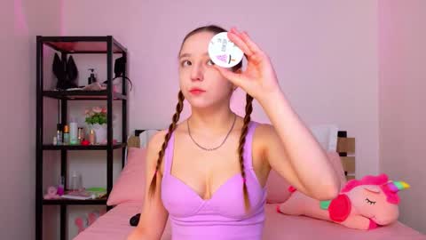 Snapshot of lovely_poppy chatting on October 17, 1:42 am Lolly online show from October 17, 1:42 am