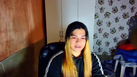 Snapshot of lovely_ricaxxx chatting on October 13, 1:25 pm lovely_ricaxxx online show from October 13, 1:25 pm