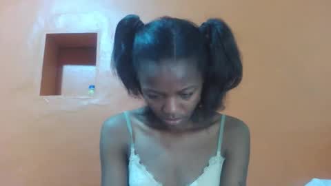 Lovely yvonne online show from October 20, 7:39 pm