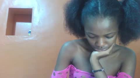 Lovely yvonne online show from October 31, 9:52 pm