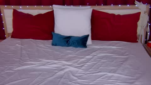 Caroline online show from October 24, 1:56 am