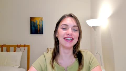 Snapshot of lovelyeemia chatting on January 4, 5:37 pm Mia online show from January 4, 5:37 pm