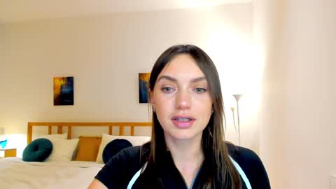 Snapshot of lovelyeemia chatting on December 7, 2:46 pm Mia online show from December 7, 2:46 pm