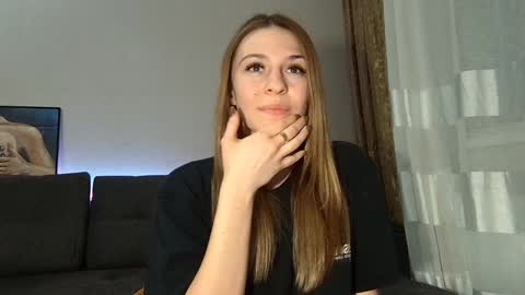 Snapshot of lovelykatea chatting on February 8, 1:44 pm Kate only online show from February 8, 1:44 pm
