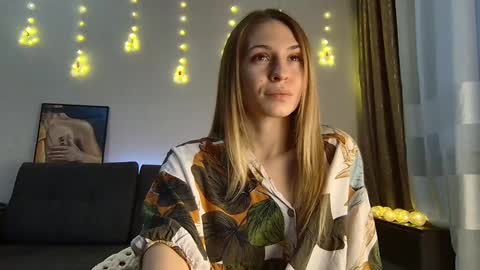 Snapshot of lovelykatea chatting on January 3, 11:14 am Kate only online show from January 3, 11:14 am
