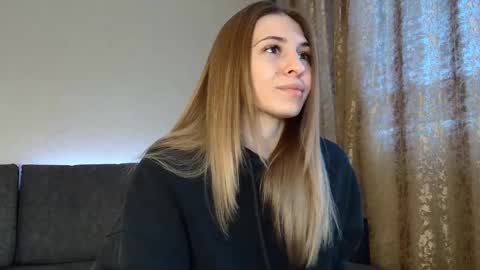 Snapshot of lovelykatea chatting on February 24, 12:14 pm Kate only online show from February 24, 12:14 pm