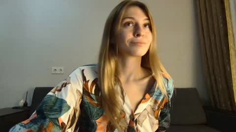 Snapshot of lovelykatea chatting on January 20, 11:56 am Kate only online show from January 20, 11:56 am
