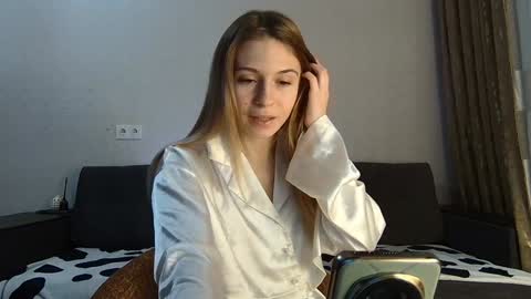 Snapshot of lovelykatea chatting on January 18, 11:54 am Kate only online show from January 18, 11:54 am
