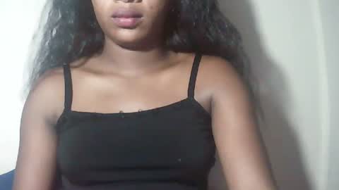 lovelylarra online show from March 14, 10:27 am