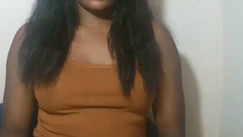 lovelylarra online show from February 20, 6:59 am