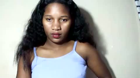 lovelylarra online show from June 8, 6:14 am