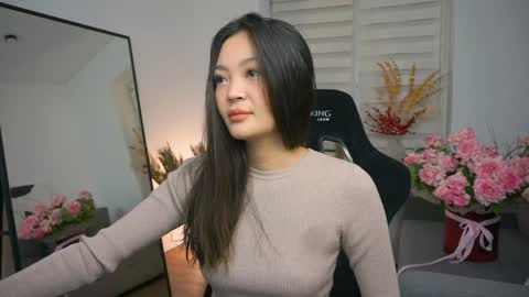 Snapshot of lovelynightt chatting on January 15, 1:45 am kim online show from January 15, 1:45 am