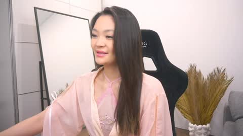 Snapshot of lovelynightt chatting on January 27, 12:58 pm kim online show from January 27, 12:58 pm