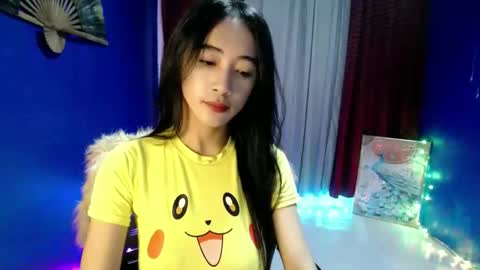 lovelypetite143 online show from April 15, 2:06 pm
