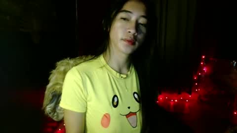 lovelypetite143 online show from February 19, 8:14 am