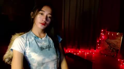 lovelypetite143 online show from February 20, 6:26 am