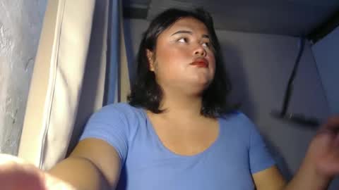 Snapshot of lovelypinaychubsx chatting on January 1, 5:22 pm lovely online show from January 1, 5:22 pm