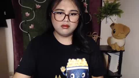 Snapshot of lovelypinaychubsx chatting on October 2, 11:48 am lovely online show from October 2, 11:48 am