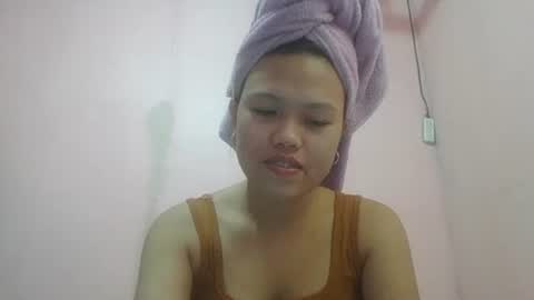 Snapshot of lovemae352295 chatting on September 12, 9:07 am lovemae352295 online show from September 12, 9:07 am