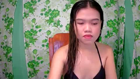 Snapshot of lovemae352295 chatting on January 14, 4:04 am lovemae352295 online show from January 14, 4:04 am