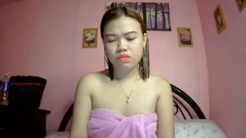 Snapshot of lovemae352295 chatting on March 10, 5:22 am lovemae352295 online show from March 10, 5:22 am